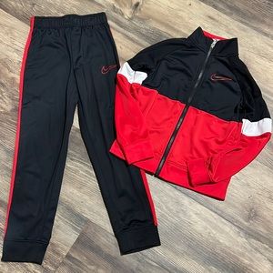 Boy’s Nike Track suit. Size 7